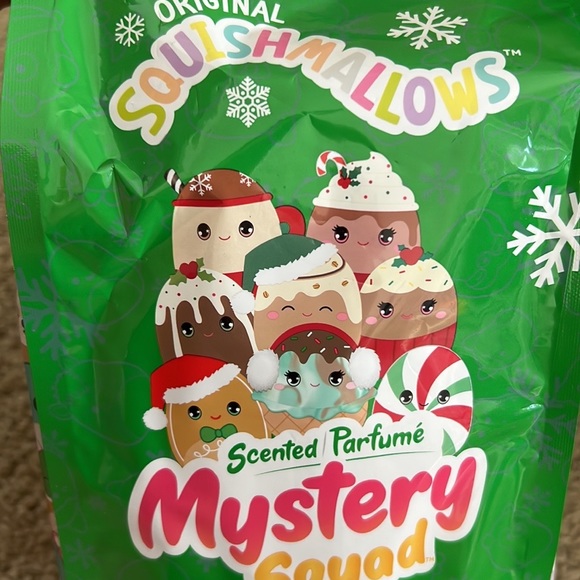 Squishmallows 8" Christmas Mystery Squad Blind Bag - Picture 2 of 3